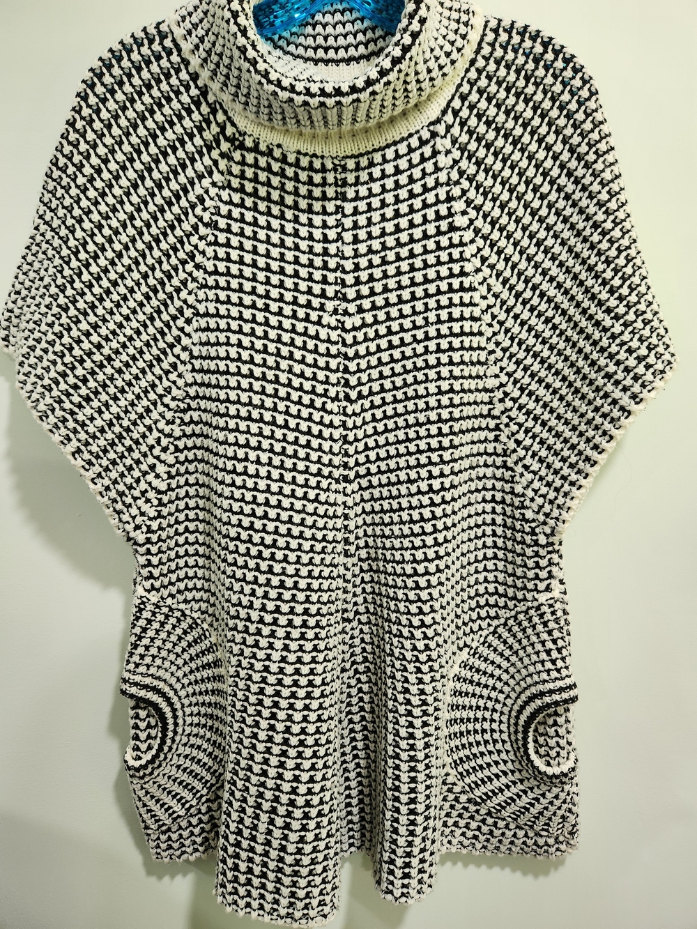 Mechant Black & White Chunky Knit Turtleneck Poncho